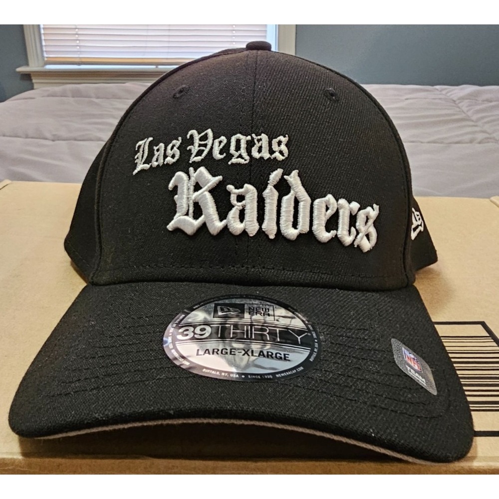 New Era® Las Vegas Raiders (LARGE/XL) Gothic‎ Script 39THIRTY™ Stretch-Fit Cap